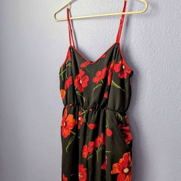 Women's Love & Piece Collective Jumpsuit Black Red Floral Print Medium Pockets - Picture 2 of 9